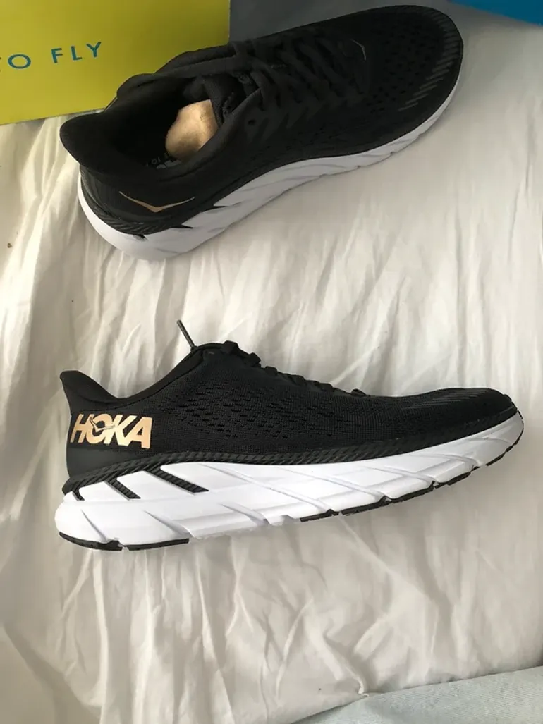 Hoka Shoes bike usato — immagine 2 di 12