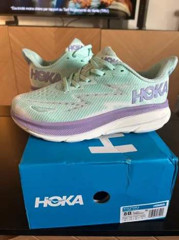 Used Hoka Clifton 9 Running Shoes