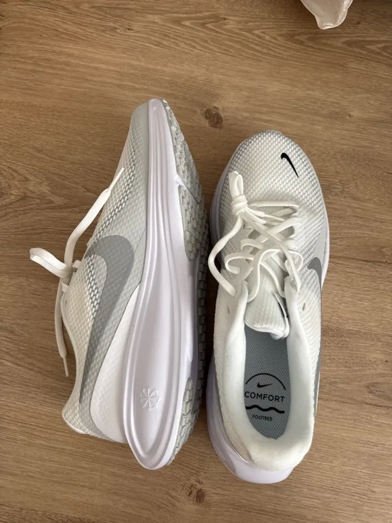 Nike Revolution 8 bike de segunda mano — imagen 3 de 6