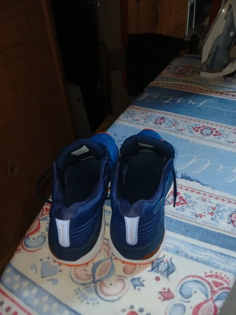 Used Asics GT-2000 6 bike — image 2 of 6