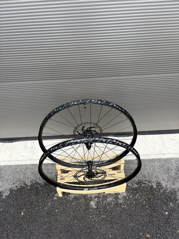 Brugt Dt Swiss M1900 Wheels 2025 bike — billede 2 af 6