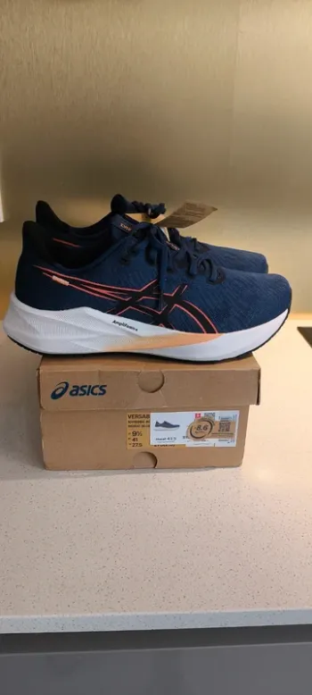 Gebrauchtes Asics Versablast 4 Running Shoes