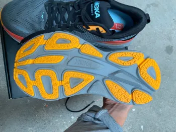 Hoka Bondi 8 bike usato — immagine 6 di 6