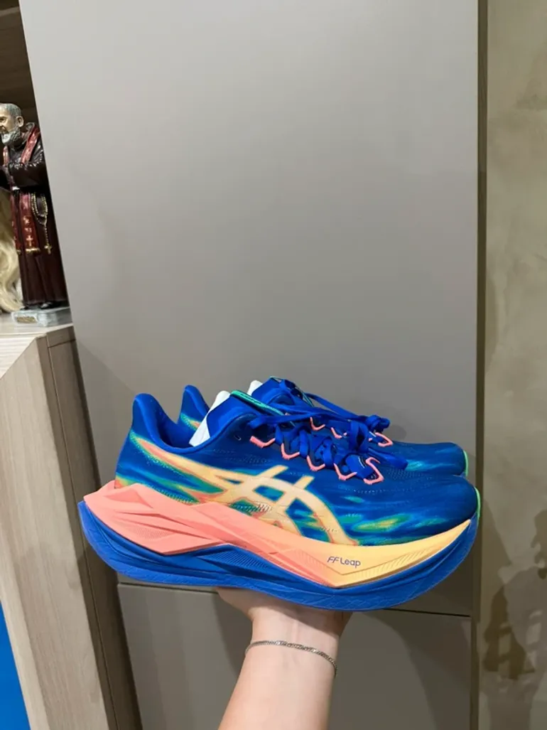 Tweedehands Asics Superblast 3 bike — afbeelding 2 van 7