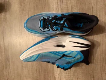 Used Hoka Cielo bike — image 2 of 3
