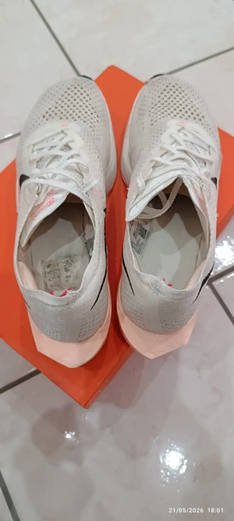 Nike Vaporfly Next% 3 bike usato — immagine 4 di 14