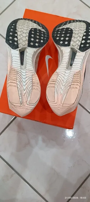 Nike Vaporfly Next% 3 bike usato — immagine 9 di 14