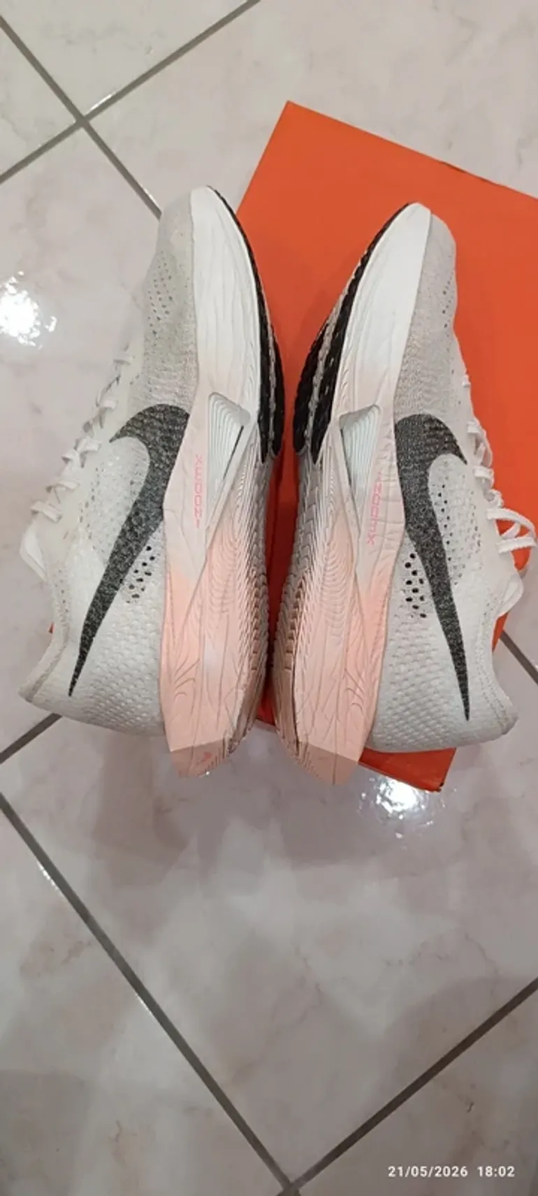 Nike Vaporfly Next% 3 bike usato — immagine 8 di 14