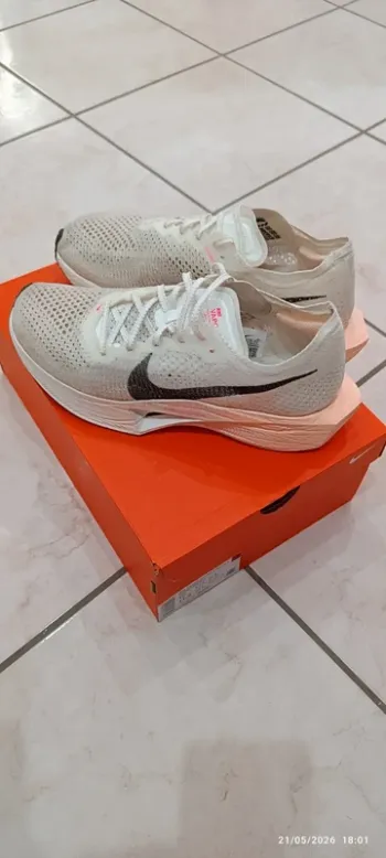 Nike Vaporfly Next% 3 Running Shoes usato