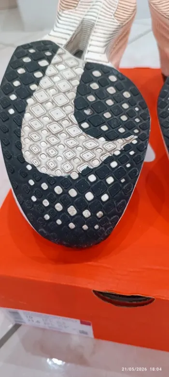Nike Vaporfly Next% 3 bike usato — immagine 13 di 14