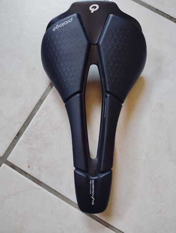 Used Prologo Scratch M5 Saddles & Seatposts