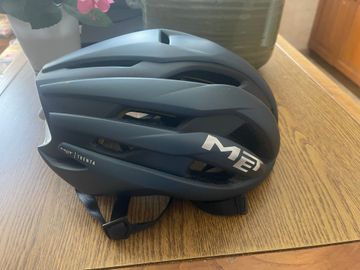 Tweedehands MET Casco Helmet 2024 bike — afbeelding 5 van 8