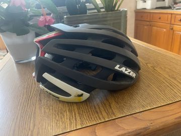 Käytetty Lazer Genesis Helmet 2020 bike — kuva 4 / 7