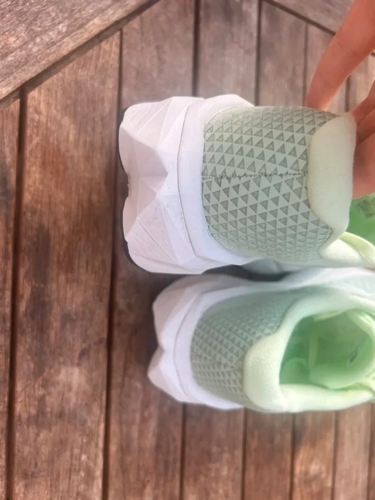 Použité New Balance FuelCell SuperComp Trainer v3 bike — obrázek 5 z 7