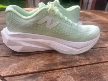 Použité New Balance FuelCell SuperComp Trainer v3 bike — obrázek 2 z 7