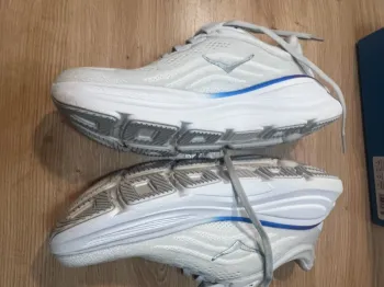 Hoka Bondi 9 Wide bike usato — immagine 16 di 20