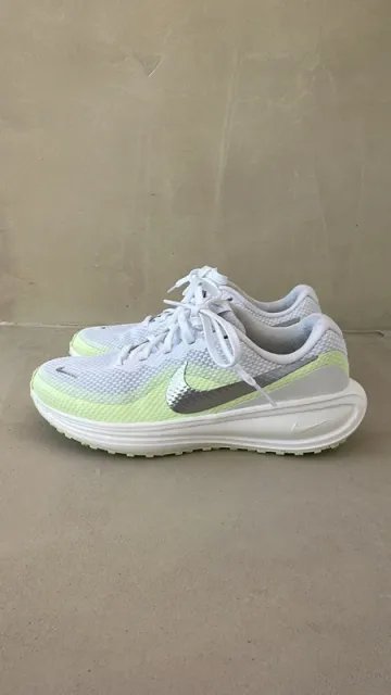 Nike Revolution 8 Running Shoes usato