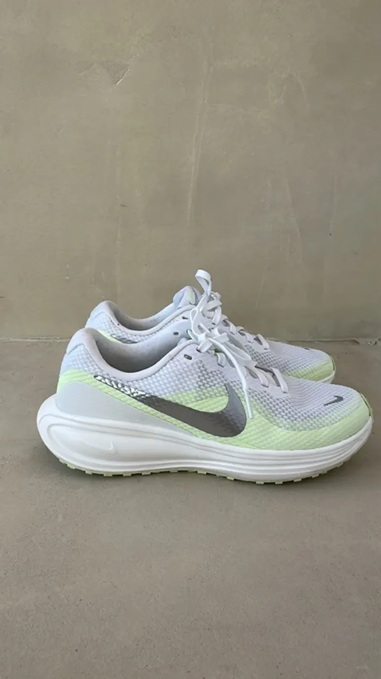 Used Nike Revolution 8 bike — image 4 of 6