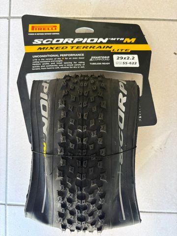 Używany Pirelli Scorpion MTB Mixed Terrain Lite Tyres & Tubes