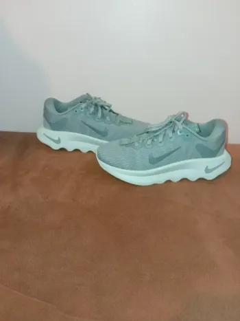 Used Nike Motiva Running Shoes