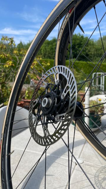 Used Campagnolo BORA WTO 33 Disc bike — image 4 of 5