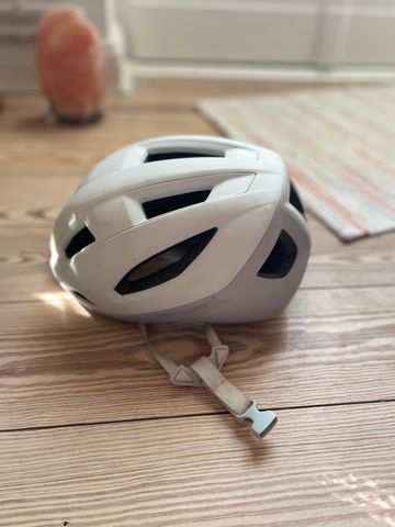Used Specialized Search Helmet 2025 bike — image 5 of 6