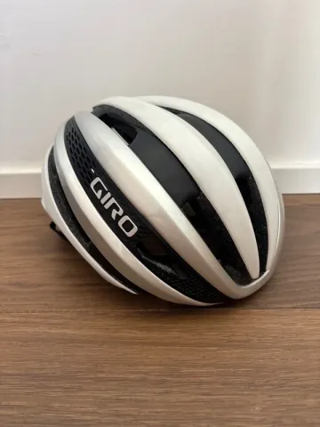 Used Giro Casque unisexe bike — image 1 of 6