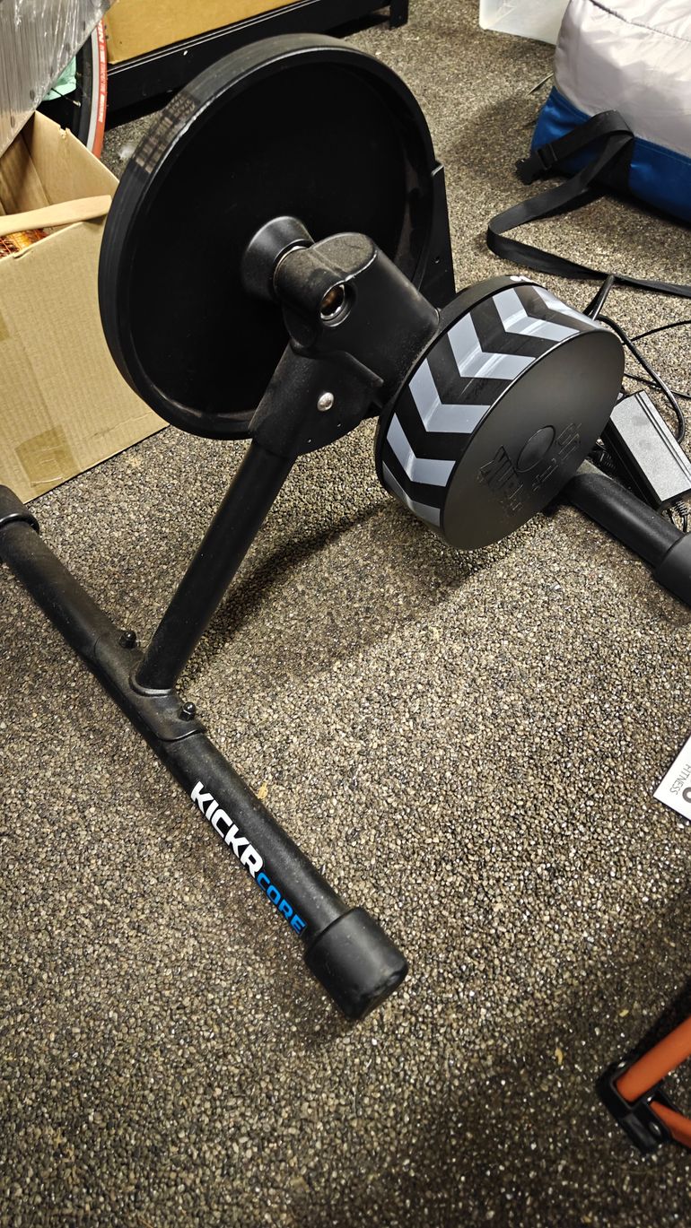 Brugt Wahoo KICKR CORE bike — billede 4 af 7