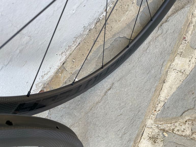 Used MICROTECH Carbon Wheels 2025 bike — image 6 of 6