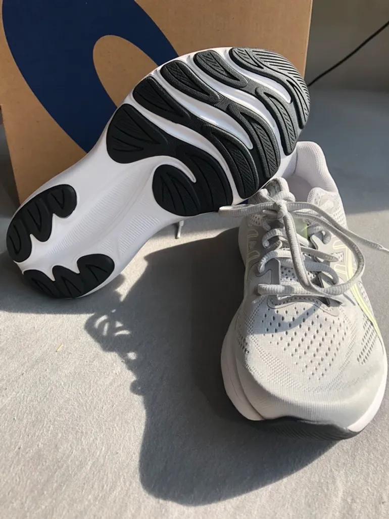 Used Asics Gel Contend 10 bike — image 6 of 7