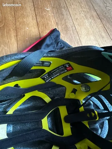 MET Manta MIPS bike d'occasion — image 3 sur 3