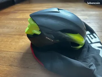 MET Manta MIPS bike d'occasion — image 2 sur 3