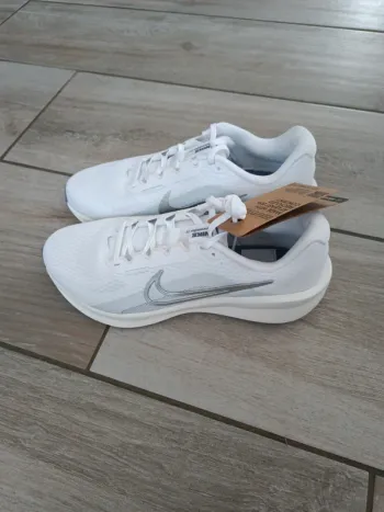 Used Nike Downshifter 13 Running Shoes
