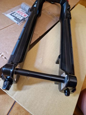 Tweedehands RockShox ZEB Fork 2026 bike — afbeelding 17 van 25