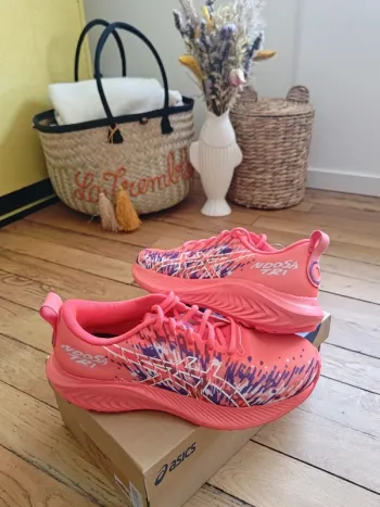 Used Asics Noosa Tri 16 GS Running Shoes