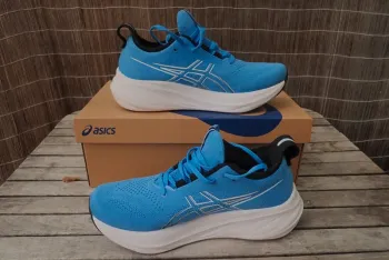 Used Asics Gel Nimbus 26 bike — image 8 of 13