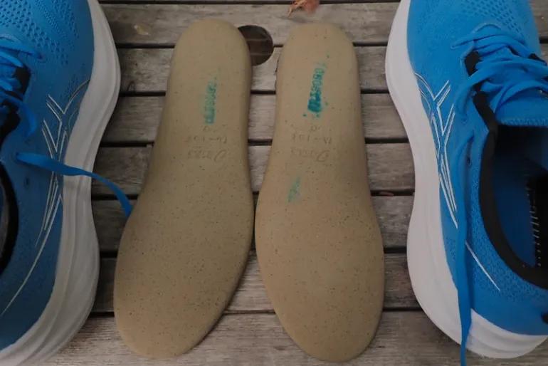 Used Asics Gel Nimbus 26 bike — image 11 of 13