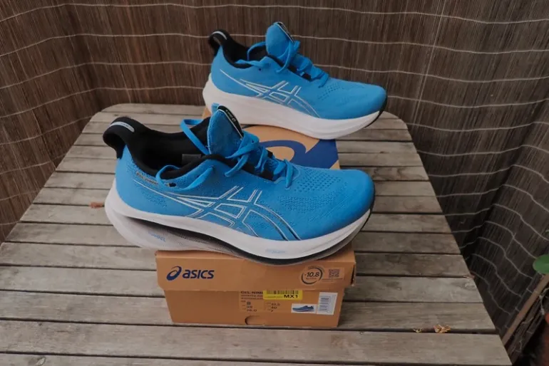 Used Asics Gel Nimbus 26 bike — image 12 of 13