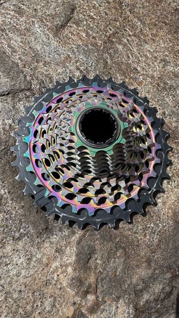 Used Sram RED XG-1290- D1 12-speed cassette 10-33 T rainbow Drivetrain & Pedals