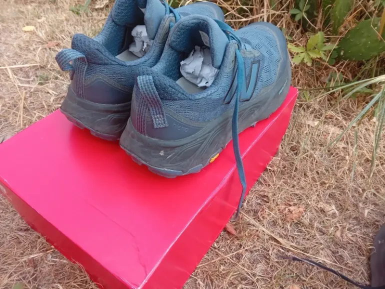 Used New Balance Hierro v9 bike — image 8 of 10