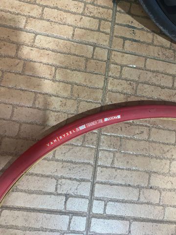 Brugt Van Rysel Tire 700x25 bike — billede 1 af 5