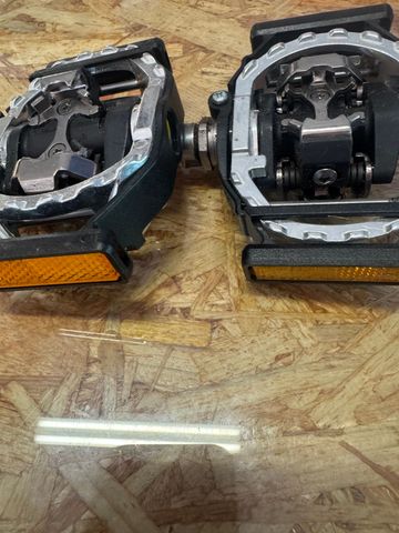Used Shimano Flat Pedals bike — image 3 of 3