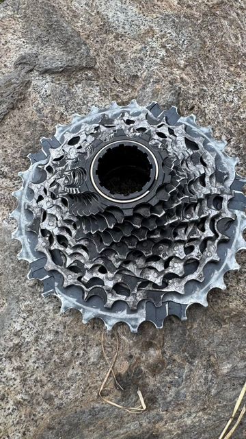 Sram Force XG-1270 12-speed Cassette 10-33t Drivetrain & Pedals usato