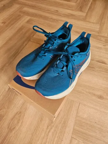 Used Asics Gel Nimbus 26 Running Shoes