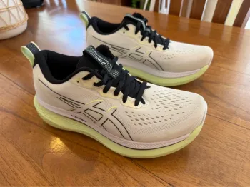 Used Asics Glideride Max Running Shoes