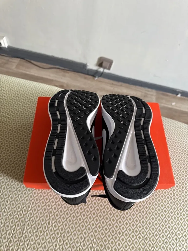 Tweedehands Nike Run Swift 2 bike — afbeelding 3 van 4