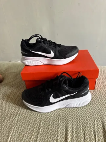 Tweedehands Nike Run Swift 2 bike — afbeelding 2 van 4