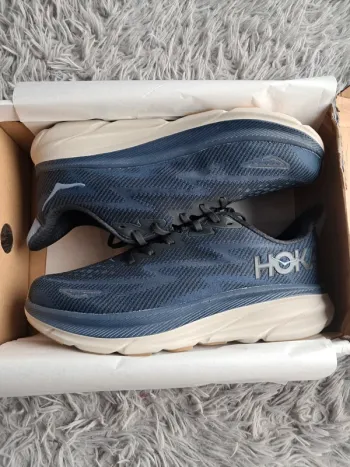 Tweedehands Hoka Clifton 9 bike — afbeelding 2 van 6