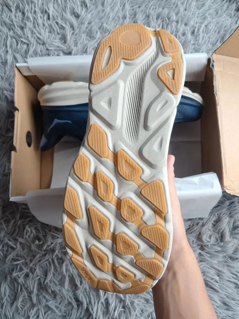 Tweedehands Hoka Clifton 9 bike — afbeelding 5 van 6