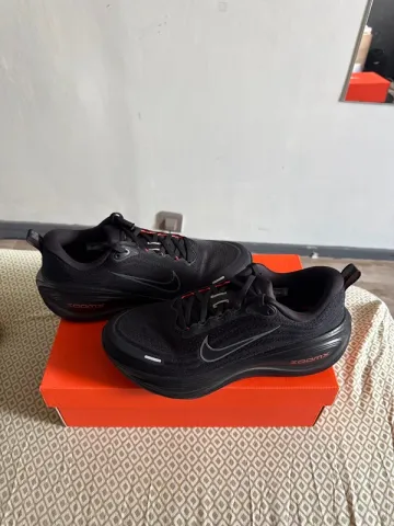 Used Nike Vomero plus Running Shoes